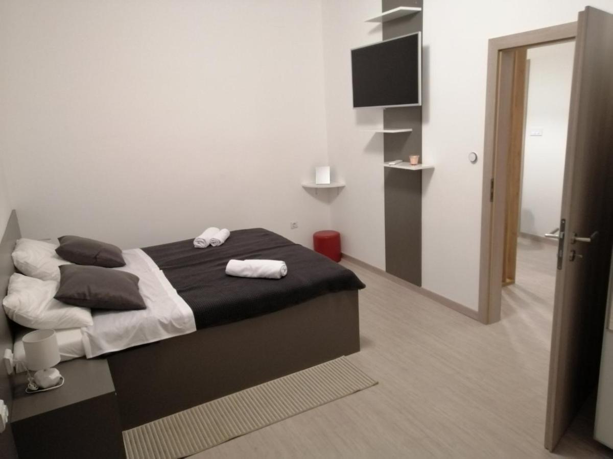 Evita Apartment Karlovac Luaran gambar