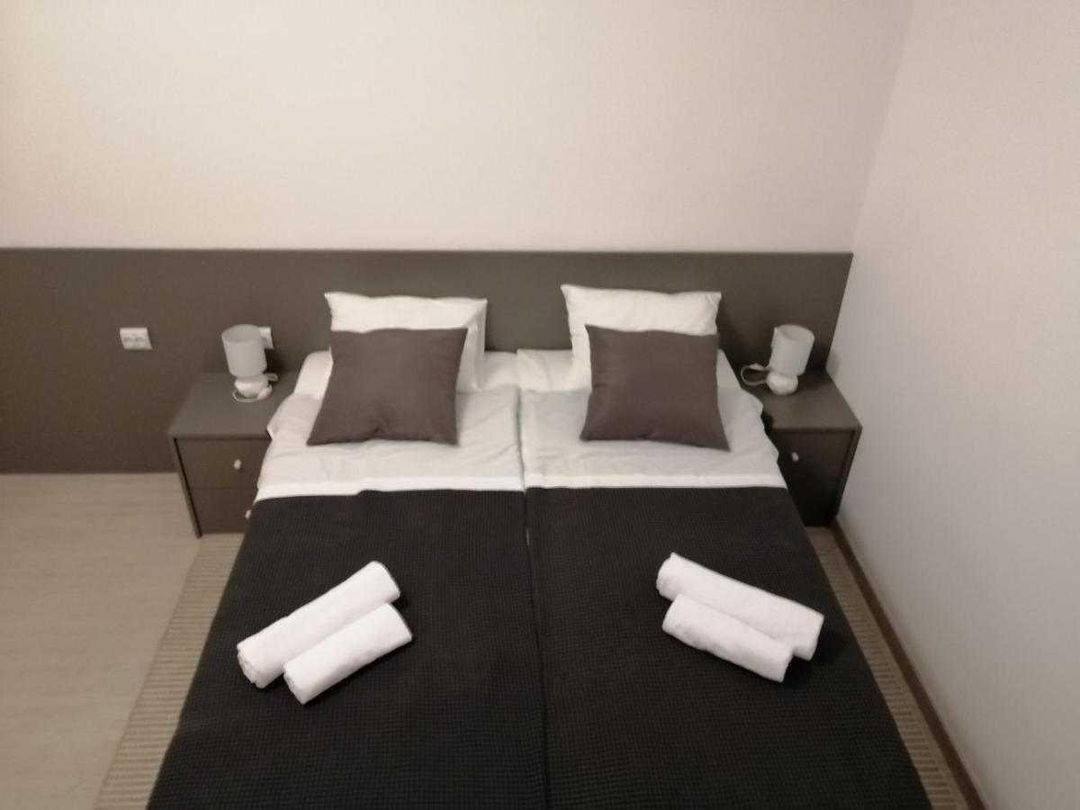Evita Apartment Karlovac Luaran gambar
